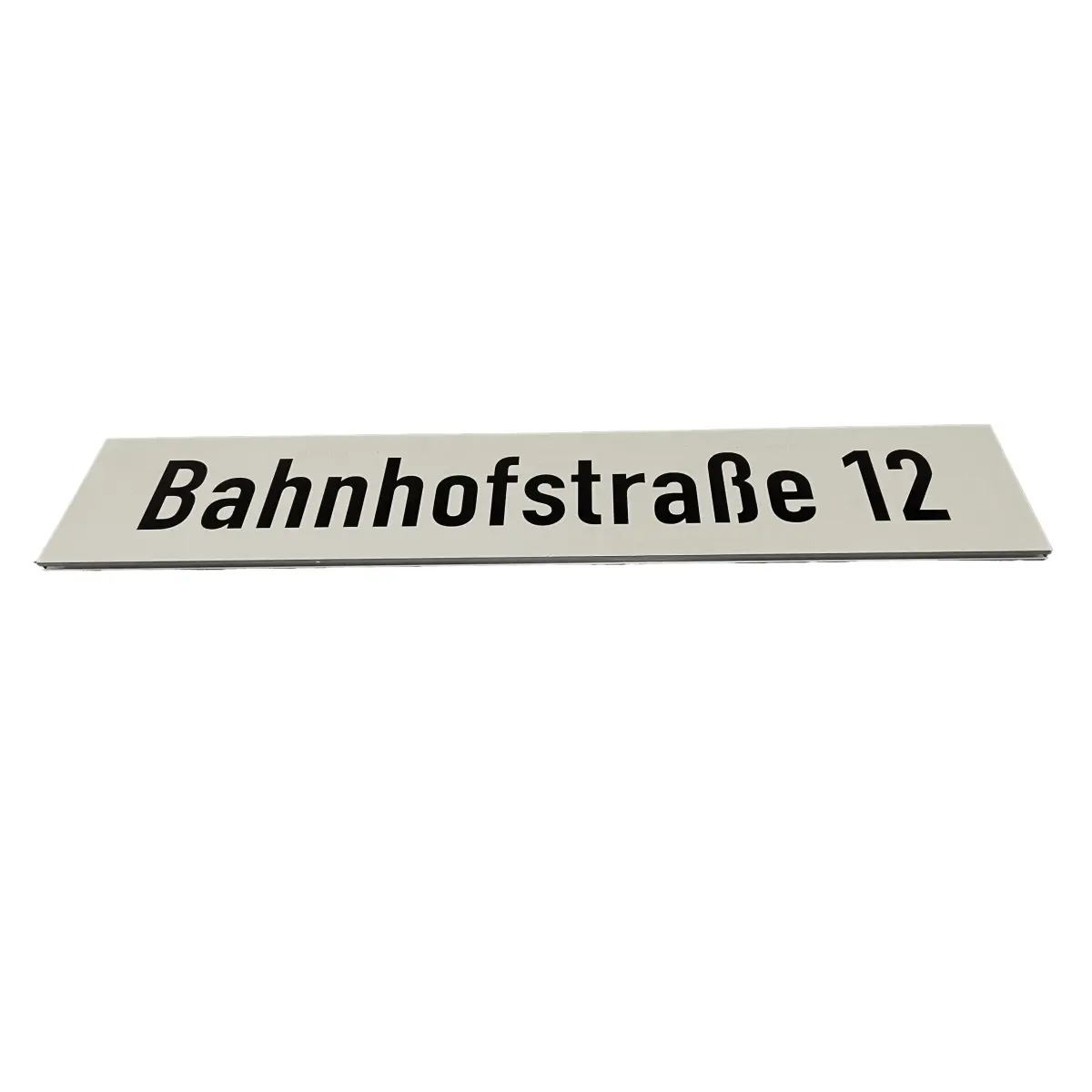 Straßennamensschild Alu-Hohlkastenprofil, seitliche Befestigung  150 mm blau, Schrift doppelseitig in weiß, Universal-Nut, RA1